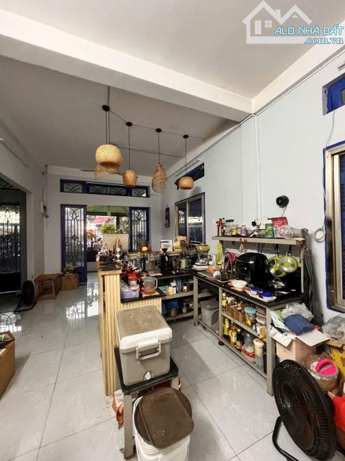 Quận 11 — Lê Đại Hành (cách mặt tiền 20m)