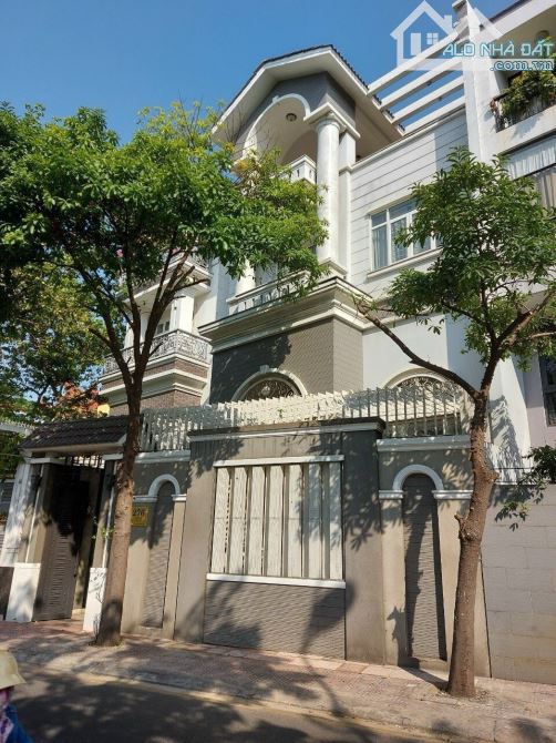 Bán hẻm xe hơi 6m Lý Thường Kiệt, P6, Tân Bình. 12mx20m - 3 tầng giá 22 tỷ TL