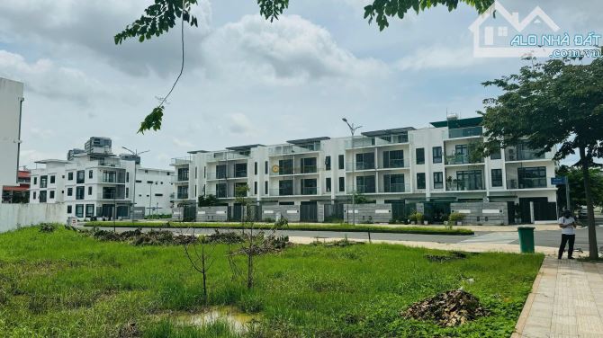 Bán lô đất biệt thự CỰC ĐẸP khu đô thị An Phú - An Khánh, Q2. DT 10,5x20. Giá chỉ 40 tỷ TL