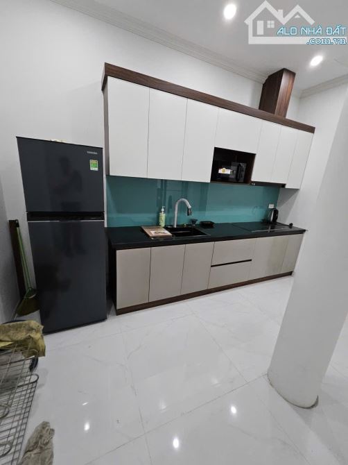 Cho thuê nhà riêng đủ tiện nghi phố Bà Triệu, sát VinCom