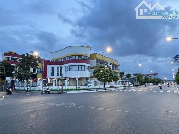 SIÊU PHẨM - LÔ GÓC 2 NGÕ BÁT KHỐI – 5 TẦNG - Ô TÔ TRÁNH KINH DOANH - 11,X T