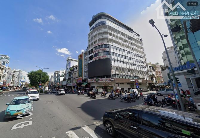 Bán tòa nhà góc 2 mặt tiền Châu Văn Liêm và Trần Hưng Đạo Q.5, 11 tầng HĐT 800 triệu/tháng