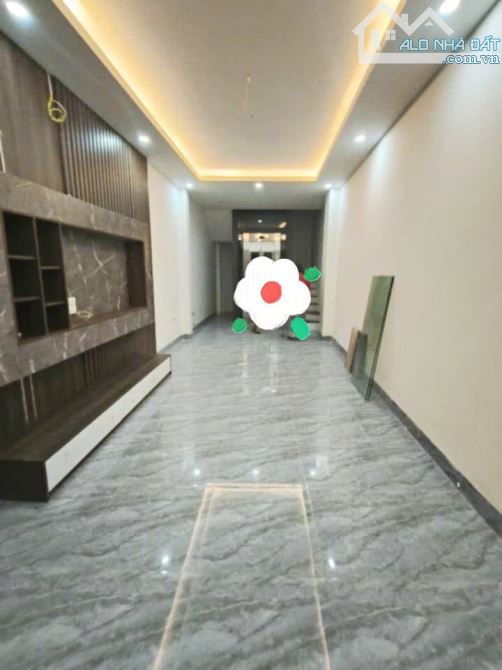 Bán gấp nhà Hoàng Mai, sát hồ Đền Lừ, 5 tầng thang máy mới cứng, gần oto 42m2, giá 8.5 tỷ