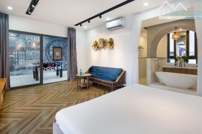 Bán toà căn hộ 4 tầng góc 2 mặt tiền đường Thi Sách, Hải Châu,trước Sân Bay dòng tiền 70tr