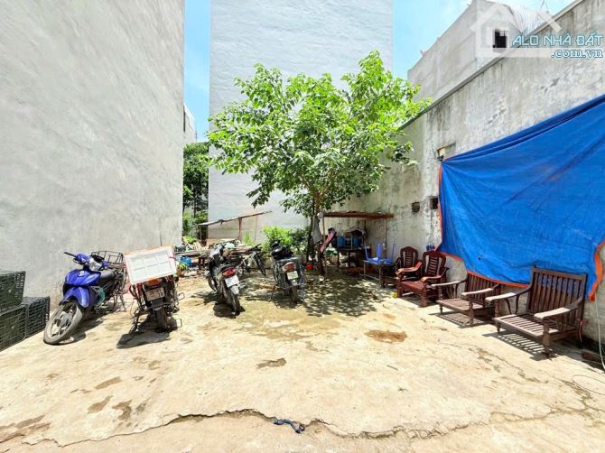Bán đất - Đại Linh - Trung Văn - Phân Lô - Ngõ thông -Ô Tô Đỗ Cửa - 55m² - Chỉ 9.5 tỷ.