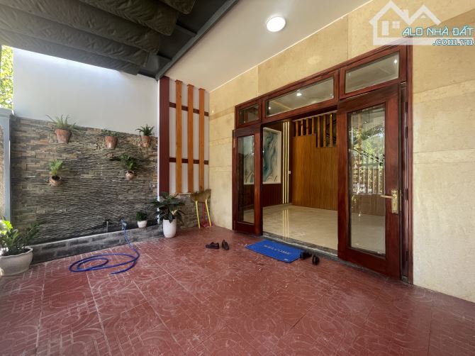 🏡 BÁN NHÀ 2 TẦNG – ĐƯỜNG NGUYỄN QUÝ ĐỨC – NGANG 5.5M – GẦN CHỢ CẨM LỆ