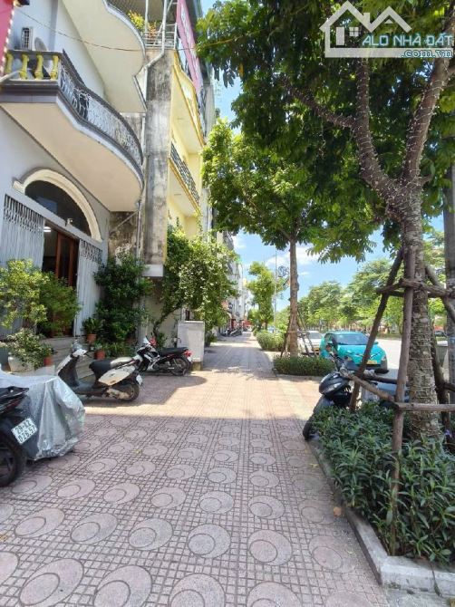 BÁN NHÀ MẶT PHỐ NGÔ GIA TỰ 105M2, MT RỘNG 6M, KHÔNG QUY HOẠCH, VỈA HÈ KINH DOANH ĐA NGÀNH