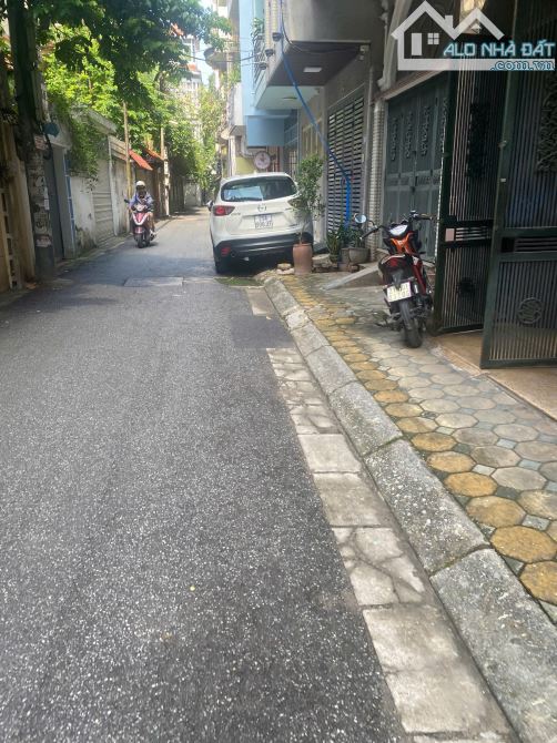 BÁN NHÀ HOÀNG QUÔC VIỆT - Ô TÔ QUA NHÀ - HAI THOÁNG - NGÕ THÔNG - 40M2, 5 TẦNG, HƠN 14 TỶ