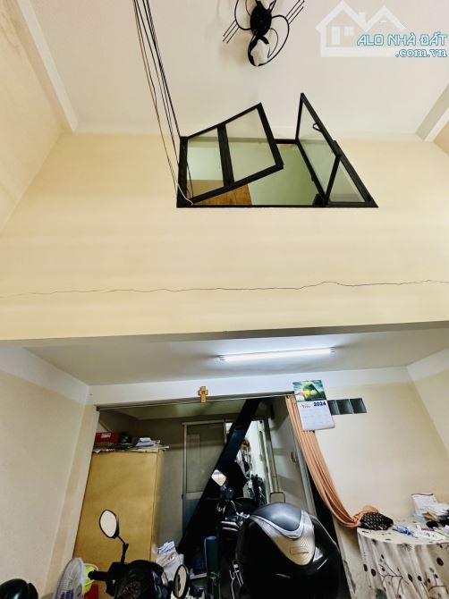 Bán nhà 5 tầng 98m2 Cách Mạng Tháng 8 phường 13 Quận 10