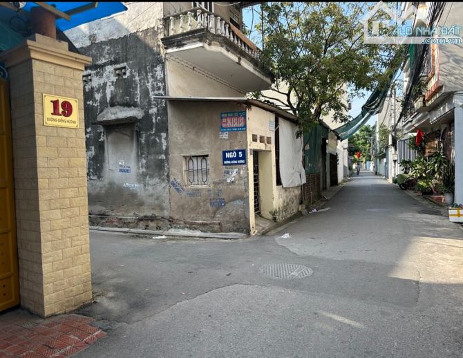 BÁN ĐẤT TẶNG NHÀ CẤP 4 KIM CHUNG, ĐÔNG ANH, ĐƯỜNG TRẢI AFPHAN, OTO ĐỖ CỬA.