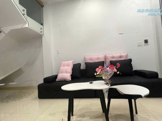 BÁN NHÀ HẺM TÔ NGỌC VÂN TAM PHÚ THỦ ĐỨC XE HƠI NGỦ- TẶNG FULL NỘI THẤT-101M2, 7 TỶ
