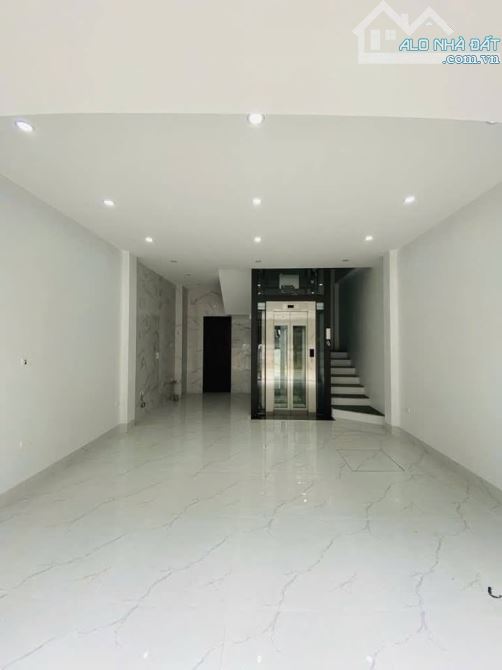 Anh Vượng  cần bán  nhà 5t,55m tại Phan Đình Giót,HĐ,thag máy,ô tô đỗ cửa chỉ 8t