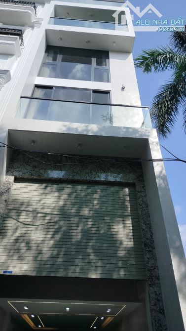 Bán nhà phân lô, vỉa hè Giang Biên: 53m2, Mt 4m, 7 tầng, thang máy, full nội thất
