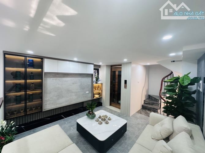 Bán nhà Minh Khai 7 tầng thang máy, lô góc mặt 2 thoáng full nội thất đẹp, 36m2 giá 9.8 tỷ