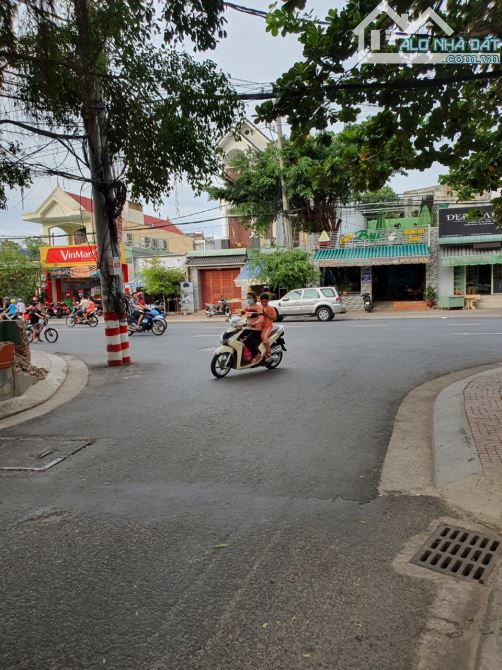 Bán nhà hẻm Nguyễn Hữu Cảnh phường Thắng Nhát hẻm 8m giá 5.2 tỷ Dt 60m2 gần Mặt tiền