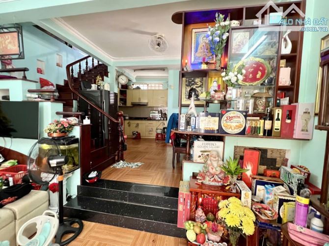 Chủ cần bán gấp nhà hẻm ô tô Tân Phú sát mặt tiền, nở hậu, chỉ 5.x tỷ , 55m, hiếm