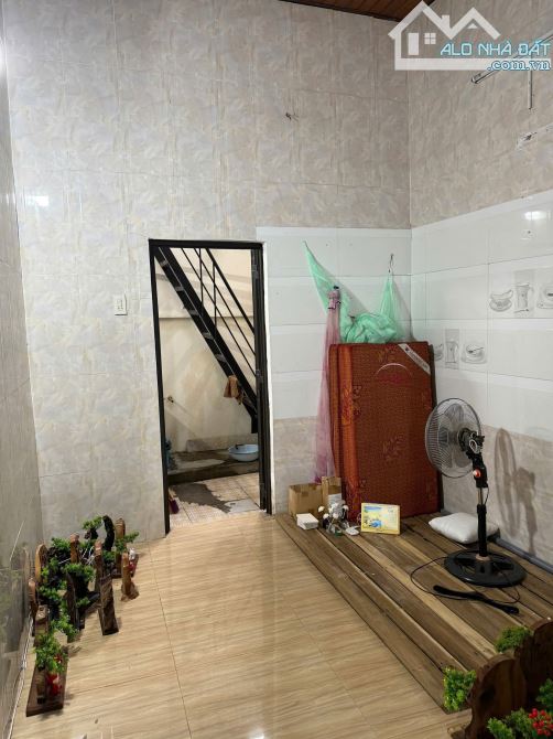 NHÀ 2 TẦNG ĐẸP TỪ DÂN KIÊN CỐ SAU LƯNG ĐÀN NAM GIAO - P.THỦY XUÂN