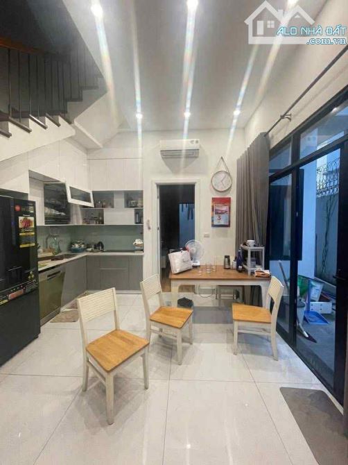 CỰC RẺ! BÁN GẤP NHÀ CỔ LINH – THẠCH BÀN, 105M x 3T, MT 6M, LÔ GÓC 2 MẶT ĐƯỜNG ÔTÔ. G 17 TỶ