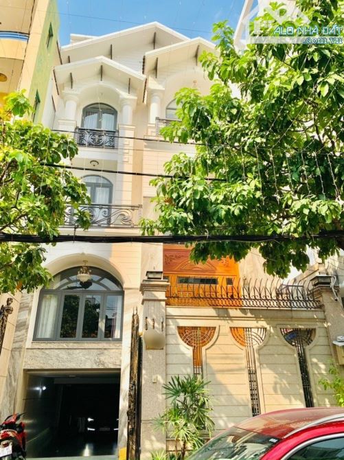 Bán căn góc 2 mặt tiềt Lê Thị Bạch Cát Quận 11, DT: 8x20m - 167m2, 3 lầu - giá 35.5 tỷ