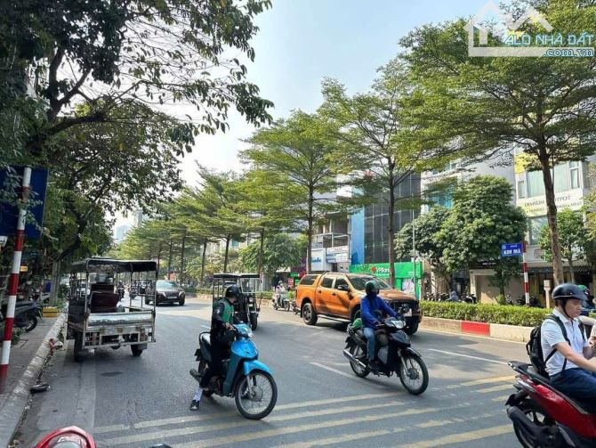 Bán đất MP Kim Mã 620m2-mặt tiền 18m Đẹp nhất phố–không có mảnh thứ 2.