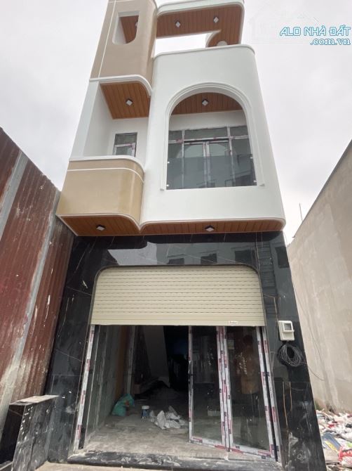 NHÀ 3 TẦNG - KHU PHÂN LÔ CÓ LỀ 1.5M- GẦN TÂN HOÀ ĐÔNG - GIÁP QUẬN 6 - NGANG 4.2X16- 5ty8TL