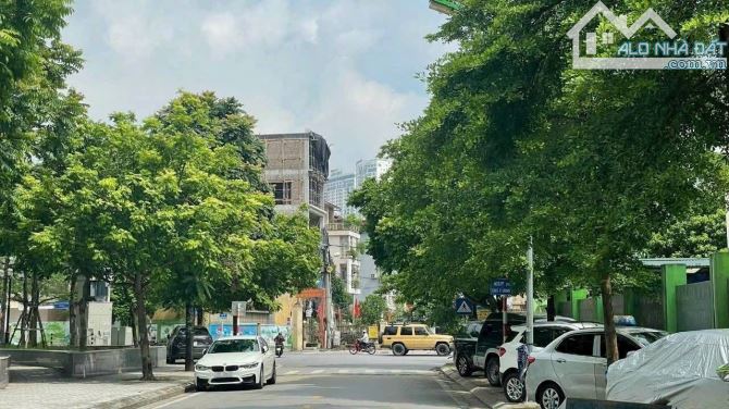 Bán nhà đẹp Ngoại Giao Đoàn 55m, mt 8m,12 tỷ, ô tô tránh, lô góc thoáng, KD