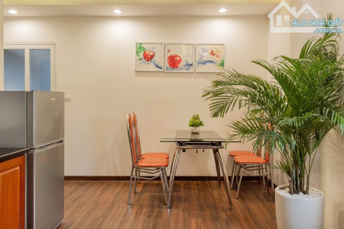 Căn hộ siêu đẹp ngay sát Vincom Bà Triệu, DT 50m2, gồm 1PN, giá 14tr Đã gồm dịch vụ