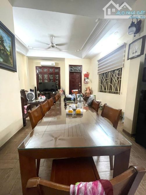 Phố Nguyễn Cao 47m 5 tầng , lô góc ,ngõ thông gần ô tô,