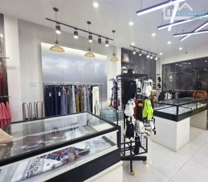 SIÊU PHẨM MẶT TIỀN ĐẸP NHẤT LINH XUÂN – VỊ TRÍ VÀNG – CÔNG NĂNG CAO - 202M2
