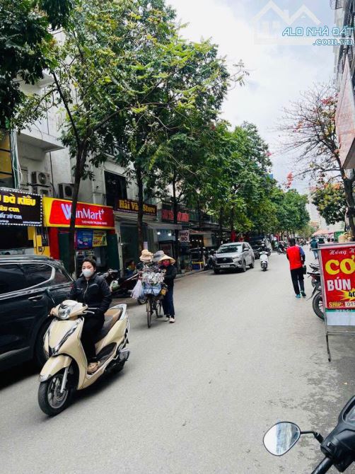MINH KHAI – MỘT BƯỚC RA Ô TÔ - NHÀ ĐẸP 38m2/ 5 TẦNG  – 7,x TỶ (CÓ TL) MẶT TIỀN RỘNG
