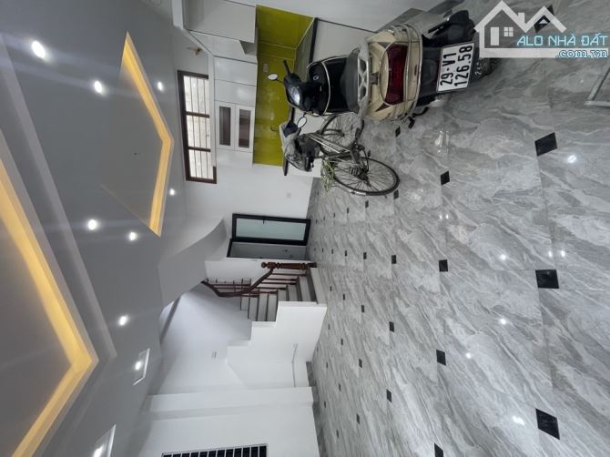 🏣 NHÀ MỚI, LÔ GÓC 3 MẶT THOÁNG, CHO THUÊ DÒNG TIỀN TỐT, NGÕ THÔNG TỨ PHÍA, TIỆN ÍCH BẠT N