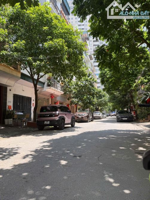 Bán Nhà Lô Góc Khu Đấu Giá Ngô Thì Nhậm Ô Tô Vỉa Hè 50m MT 12m 15 Tỷ