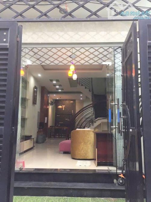 Nhà ngay HXH Nguyễn Hữu Dật, diện tích lớn full nội thất