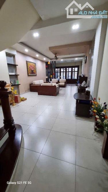 Bán nhà mặt phố Nguyễn Ngọc Nại – 85m² – 4 tầng – mặt tiền 4m – vỉa hè rộng  – Giá 28 tỷ