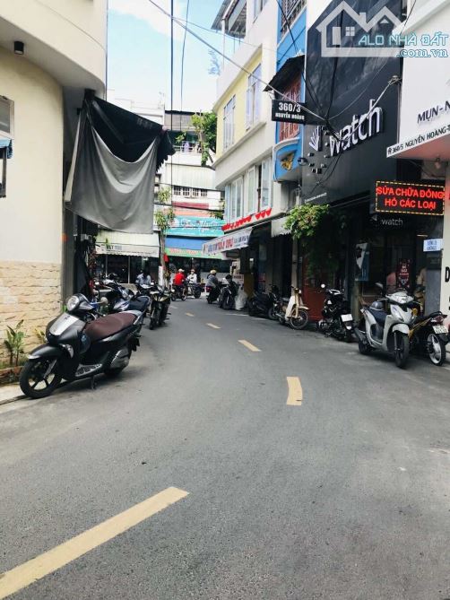 Số kiệt Nhưng Nhà Mặt Tiền đường nhựa 5m5 có lề 2 bên, giá trung tâm siêu rẻ