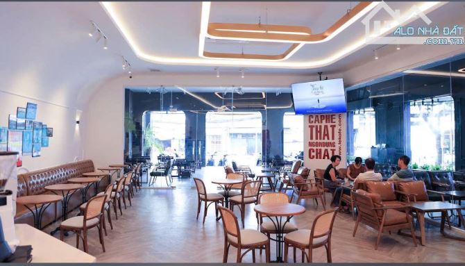 Cho thuê nhà mặt tiền đường số 7 dt 10x20m 2L vị trí mb đẹp rông rãi
