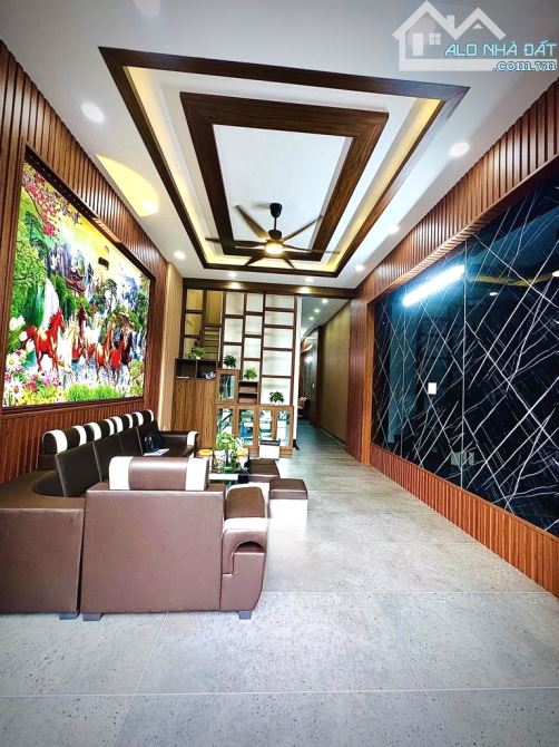 BÁN NHÀ ĐẸP SÁT TỈN.H LỘ 10 - KHU TÊN LỬ.A - 4PN - HẺM XE HƠI - ( 4X22M )