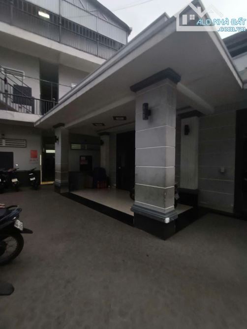 BIỆT THỰ MINI + 38 PHÒNG – DT 960M2(FULL THỔ CƯ) - QUỐC LỘ 1A, LINH XUÂN, THỦ ĐỨC