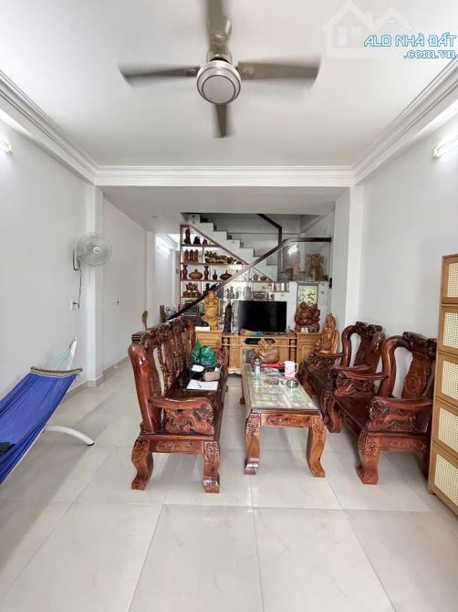 NHÀ LÂU NĂM, NỞ HẬU, THUÊ 14TR/TH - HẺM 6m NGUYỄN SƠN - 4x14 (56m2) - 5.x TỶ