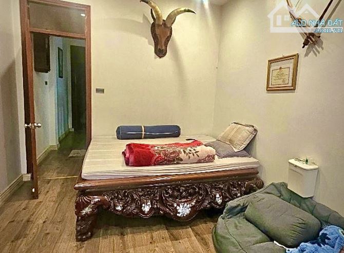 Bán NR đẹp tại Vũ Ngọc Phan, 10,7 tỷ, 43m2, 6PN, 4WC, 5 tầng