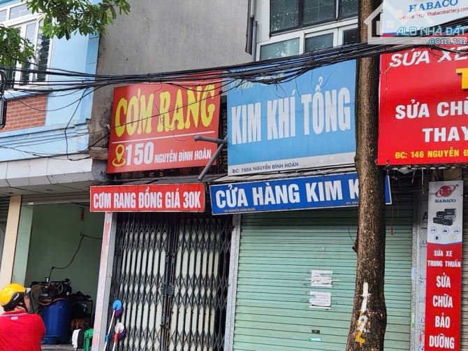 Phú Diễn – 180m², 3 tầng, giá 18,2 tỷ. Cách đường ô tô tránh 35m, ô tô nhỏ đỗ cửa.