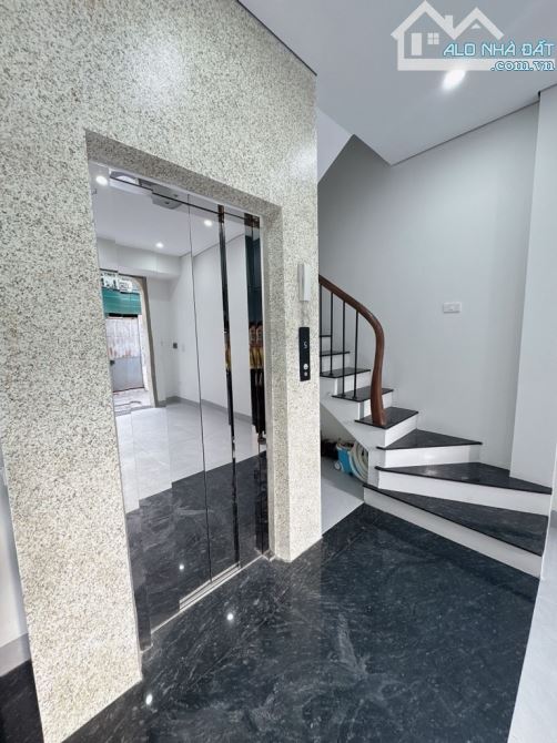 Cần bán nhà phố Phúc Lợi, Long Biên 34m, 5 tầng, mặt tiền 4m, giá 4.68 tỷ.