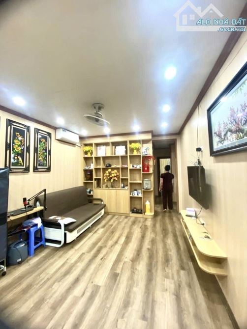 NHÀ TẬP THỂ TÔN ĐỨC THẮNG - 2 MẶT THOÁNG TRƯỚC SAU - GẦN HỒ VĂN CHƯƠNG - DT 55M2 GIÁ 3,2TỶ