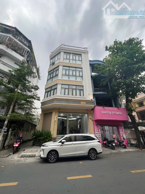 CHO THUÊ NHÀ GÓC 2MT 38 TRẦN KHẮC CHÂN Q1, DT: 8x14M, HẦM 4 TẦNG, GIÁ 95 TRIỆU