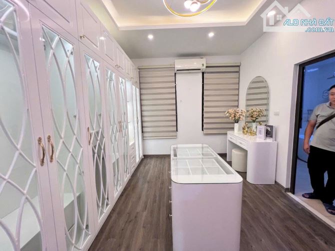 Nhà đẹp Nhân Hòa 40m2 - 6 tầng, trước nhà ô tô tránh nhau mặt tiền 6m giá 13 tỷ