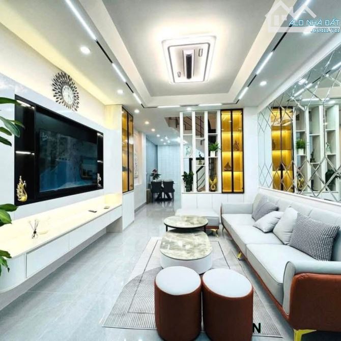 Bán nhà 35m - 5 tầng phố Phương Canh,  gần ô tô, giá 6.35 tỷ