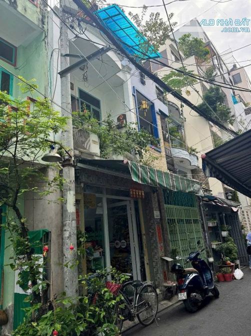 Bán nhà gần phan xích long, bệnh viện gia định