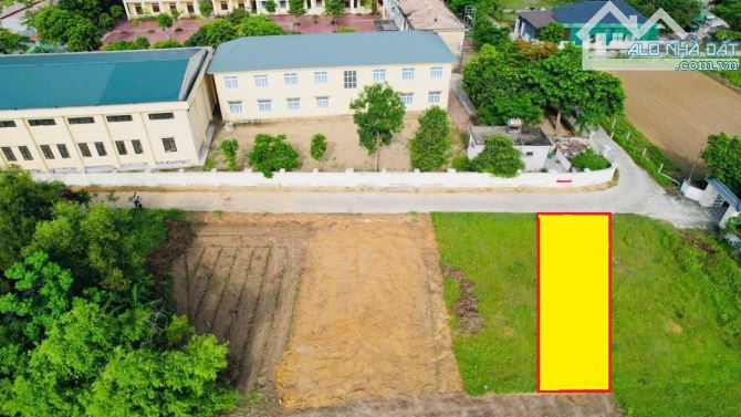 BÁN ĐẤT XÓM TRƯỜNG SƠN – NGHI TRƯỜNG.CẠNH UB TRƯỜNG HỌC..................