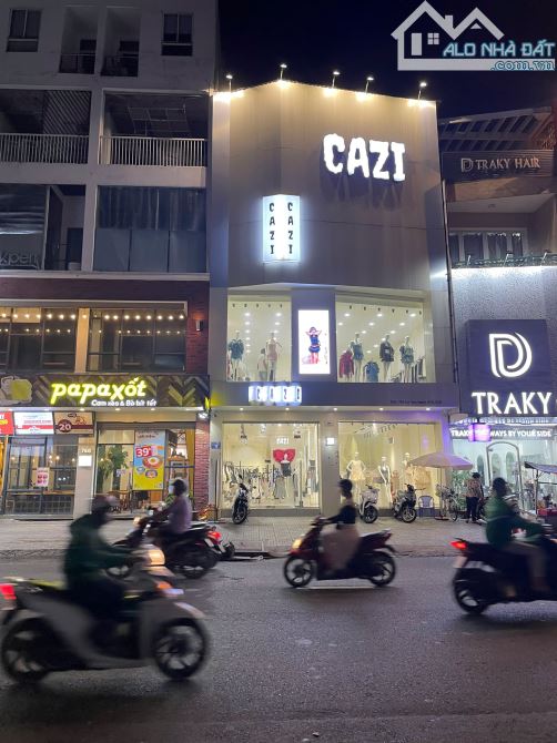 MT  ĐƯỜNG 3 THÁNG 2, P.11, Q.10–17x27M–CN 459M2. SÀN 1572M2–5 TẦNG–HĐT 450TR/TH–205 TỶ