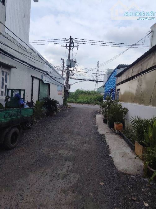 Bán đất đẹp tiện xây căn hộ cao cấp DT: 10*18 giá nhỉnh 5 toi